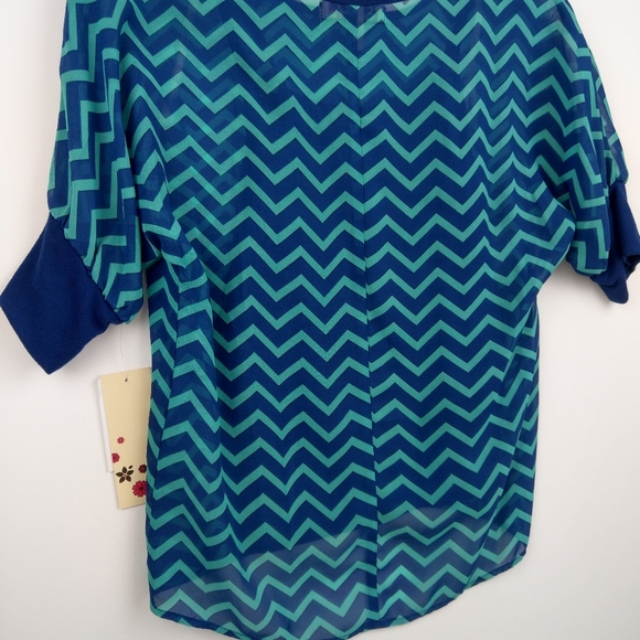 Speechless sheer blouse, Size M - Picture 3 of 6